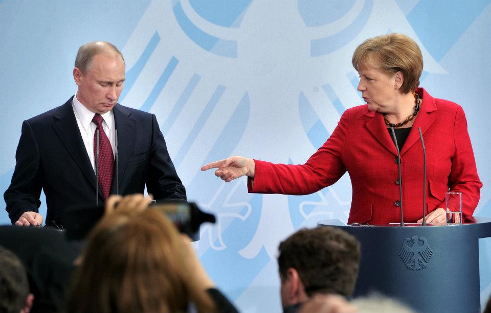 Меркель обговорила з Путіним ситуацію на Донбасі